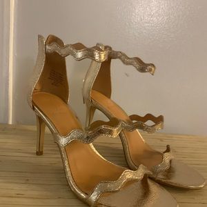 J Crew Metallic crackle scalloped heels